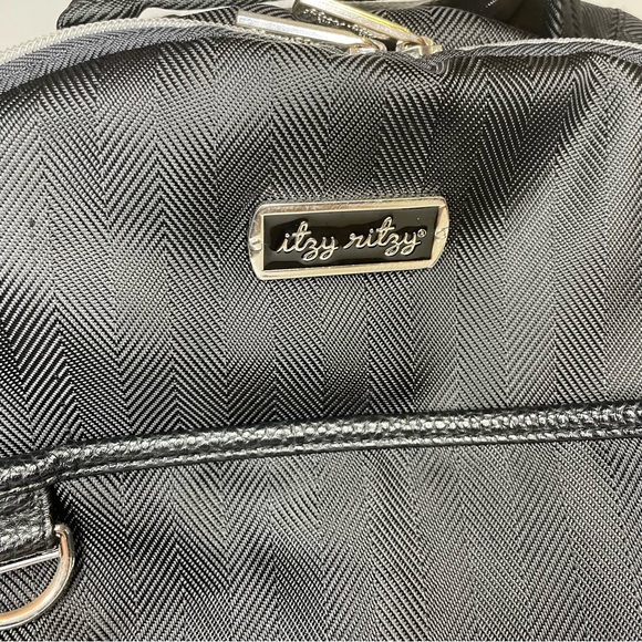 Itzy Ritzy Diaper Bag - Picture 3 of 11